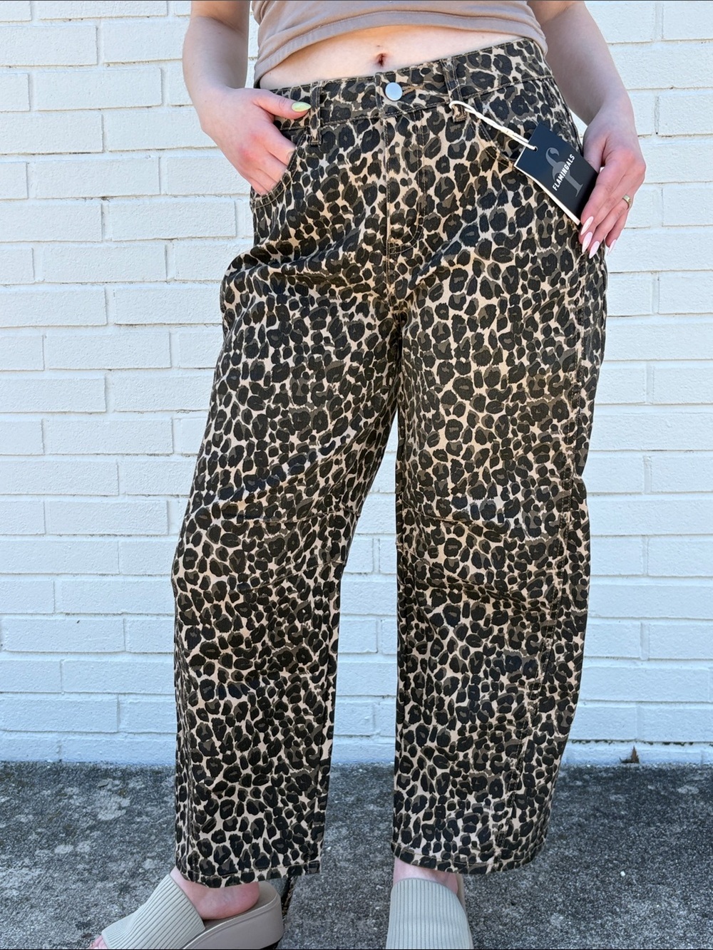 Flamingals Leopard Print Barrel Leg Cropped Jeans NWT Size Small